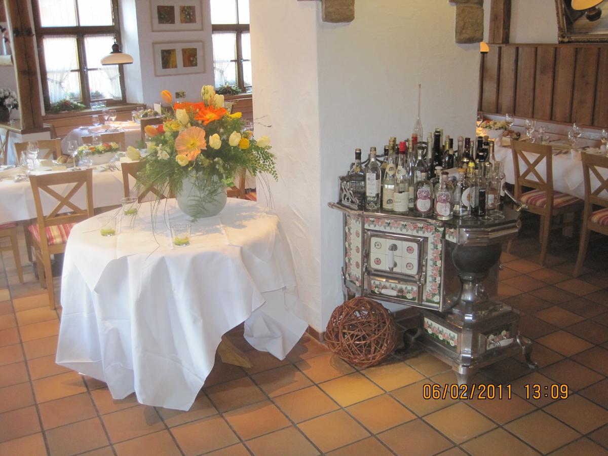 Ellenbergs Restaurant & Hotel Hessheim Exterior foto